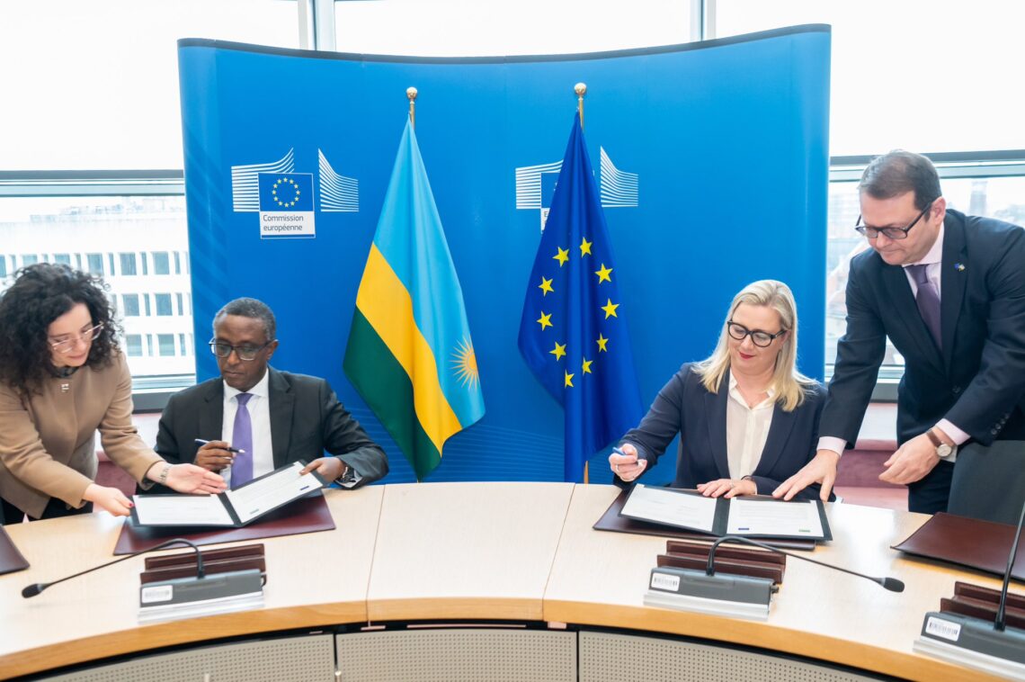 Accord EU-Rwanda: Kinshasa dénonce un acte « inamical » et accuse l’UE de vouloir donner au Rwanda les moyens de perpétuer l’agression de la RDC 