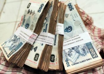 RDC: le gouvernement officialise l’obligation de paiement de tous les droits dus à l’Etat en franc congolais à partir du 1er avril