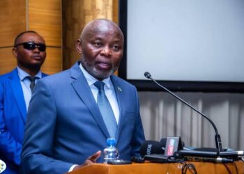 RDC: Kamerhe préconise le contrôle parlementaire pour « pousser » le gouvernement à remplir ses assignations