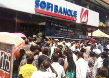 RDC: Tshisekedi s’insurge contre la qualité des services bancaires fournis aux fonctionnaires de l’Etat