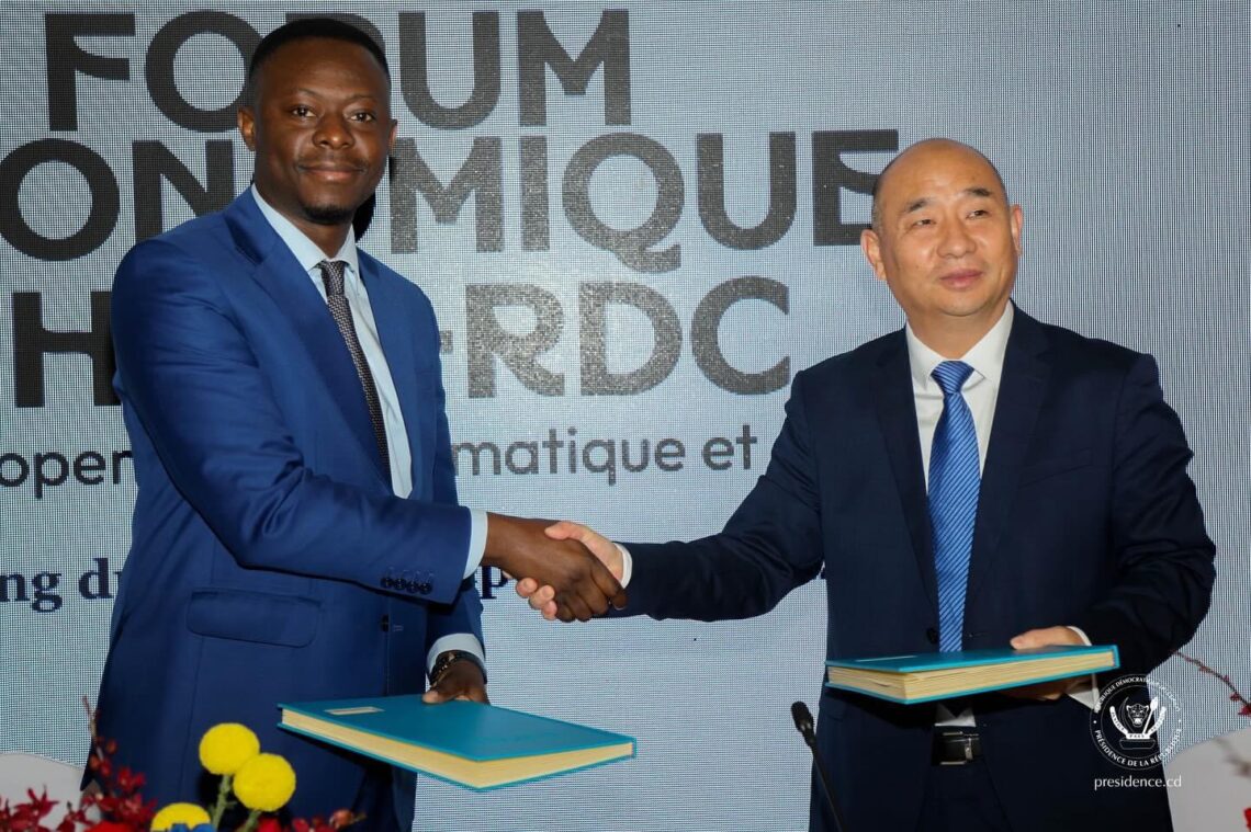 La RDC signe un accord avec une firme chinoise pour la construction des centrales photovoltaïques  