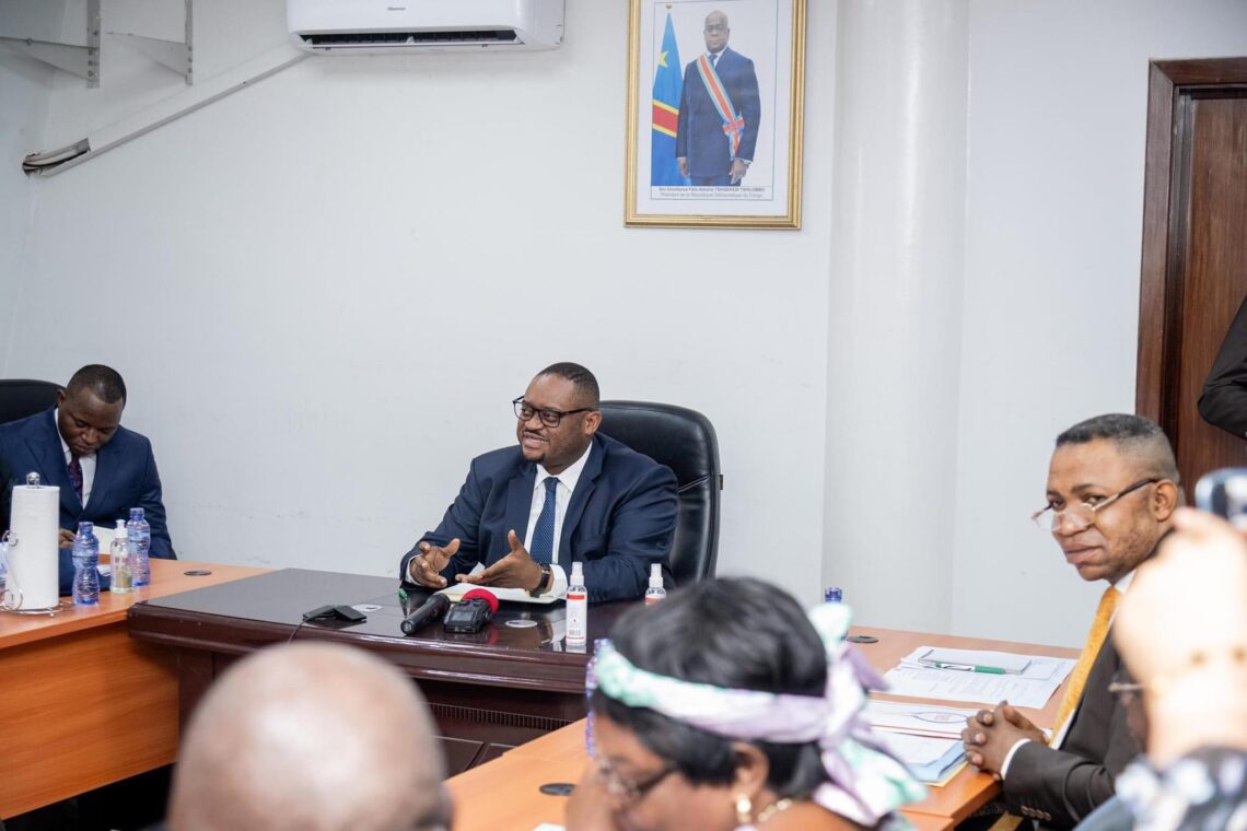 RDC: Doudou Fwamba annonce la mise en place d&rsquo;un plan de formation spécifique destiné aux agents de la DGRAD et de la DPRC