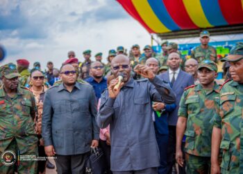 RDC: « celui qui osera détourner un seul rond des FARDC sera maudit jusqu&rsquo;à sa 4e génération » (Guy Kabombo, VPM de la Défense)
