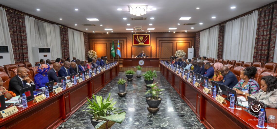 RDC : le gouvernement enregistre 2,6 milliards de dollars de dépenses au premier semestre 2025