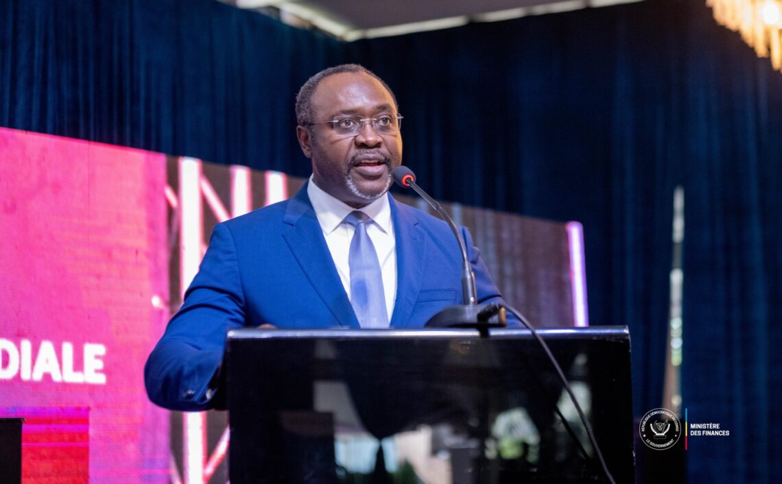 Gestion des finances publiques en RDC: la Banque Mondiale note un recours excessif aux procédures d’urgence