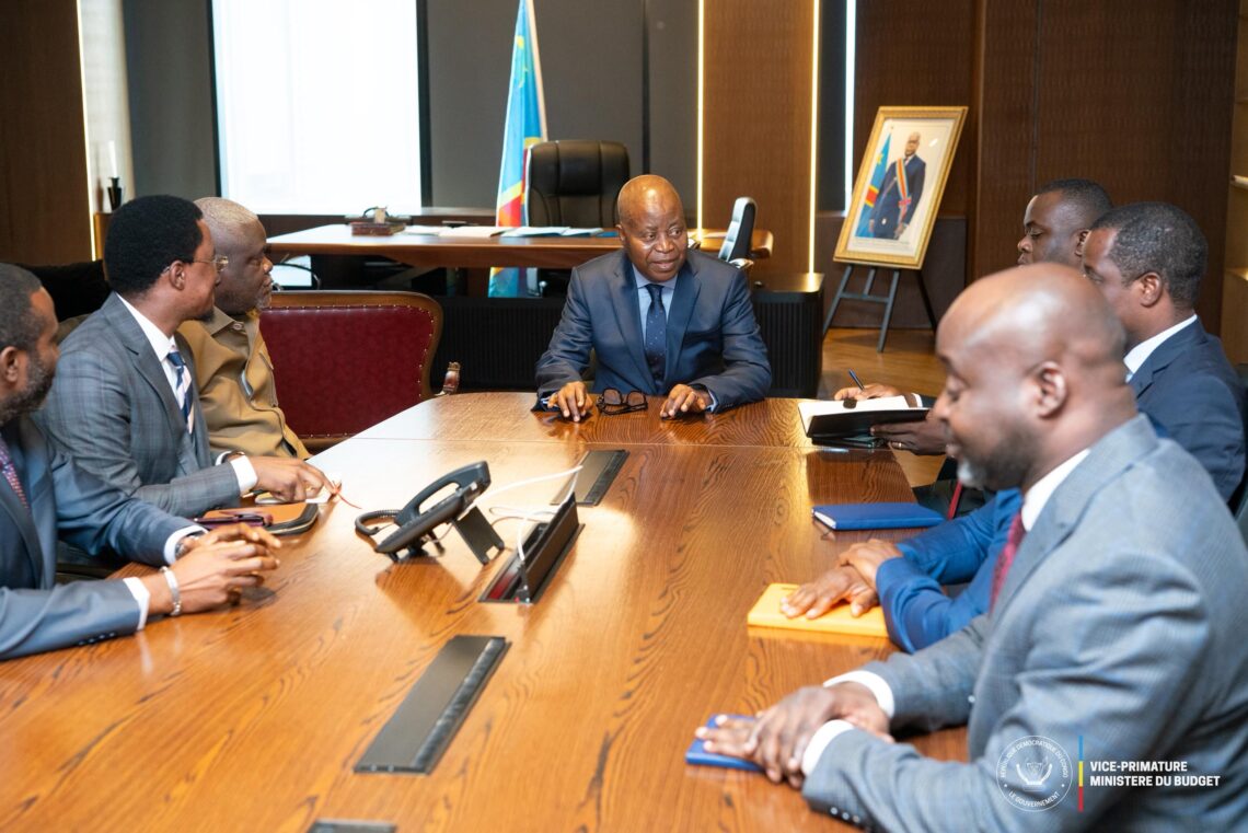 Projet de budget 2026 : Adolphe Muzito encourage les élus de Kinshasa à maintenir un dialogue collaboratif avec le gouvernement central