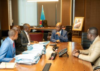 RDC : Adolphe Muzito crée une commission mixte chargée d&rsquo;examiner les désidératas des agents du ministère des Affaires étrangères
