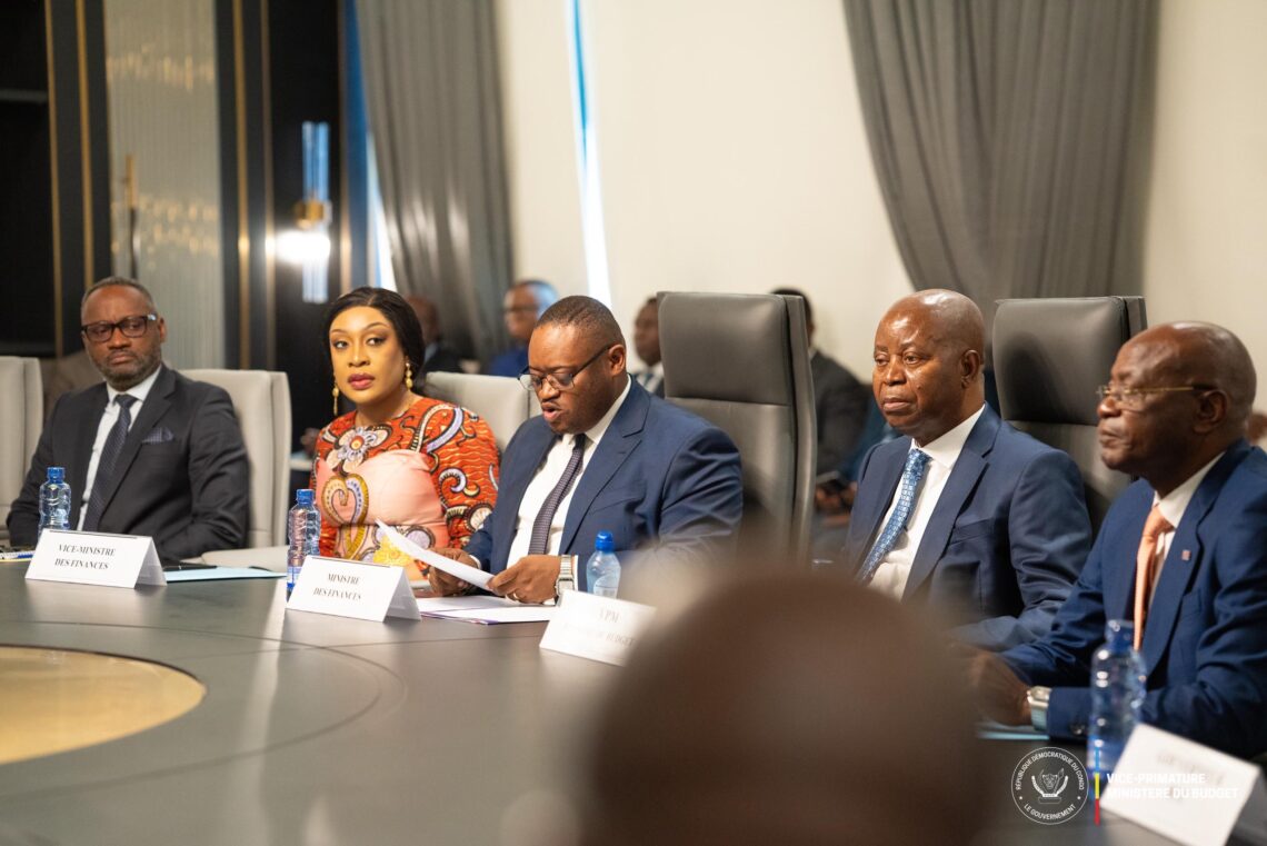 2e revue du FMI : Adolphe Muzito et Doudou Fwamba présentent les avancées macroéconomiques et rassurent sur les réformes