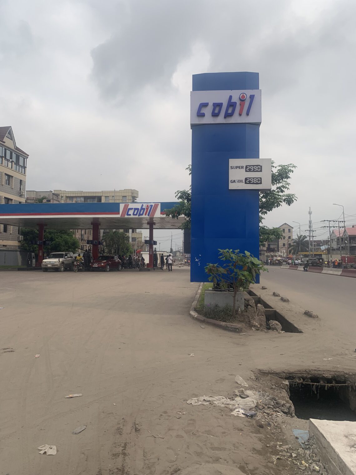 RDC : les pétroliers boudent Mukoko Samba, le litre d’essence maintenu à 2990 FC partout à Kinshasa 