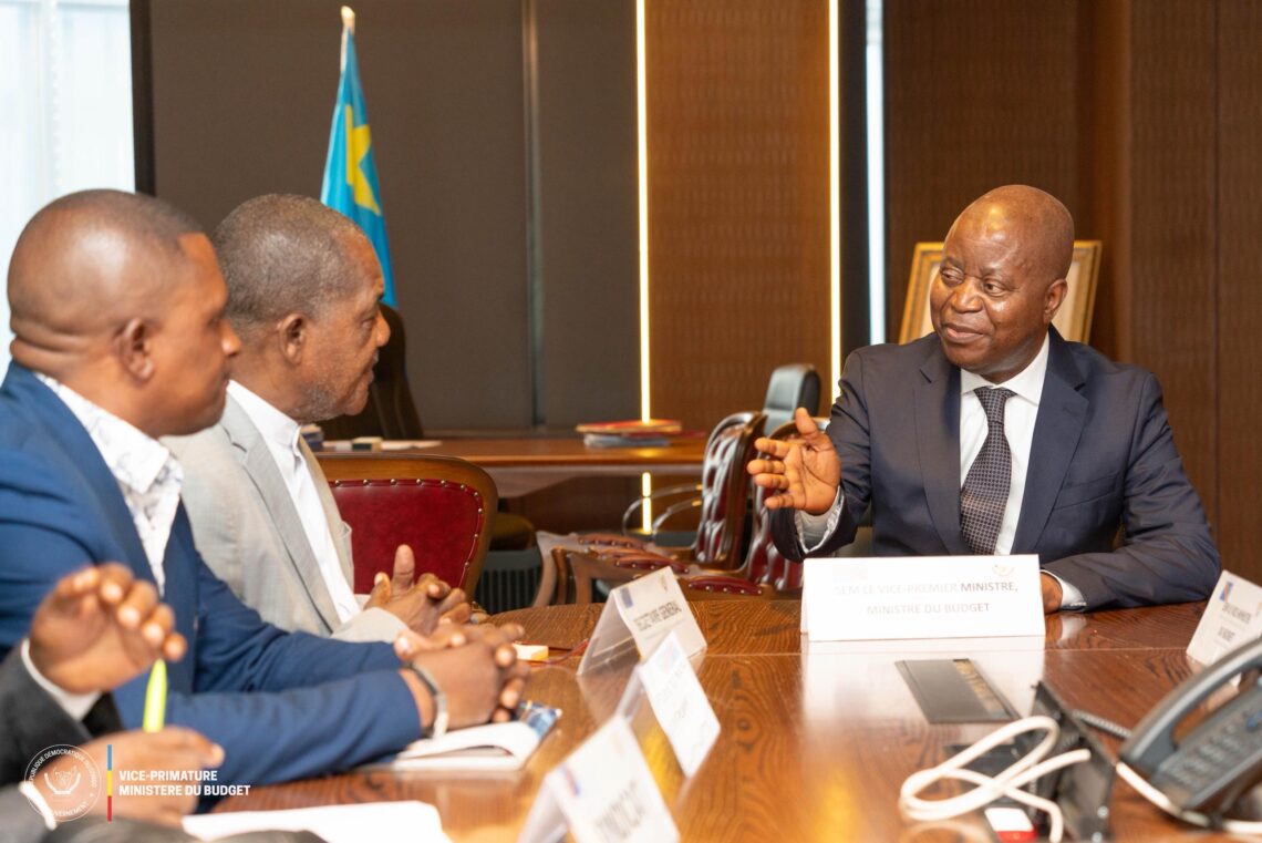 RDC: Muzito promet d’apurer 10 mois d’arriérés de salaires de députés provinciaux de la législature 2018-2023