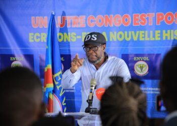 RDC: Delly Sessanga dénonce un « business de la guerre » et s&rsquo;interroge sur l&rsquo;utilisation des milliards alloués à la sécurité