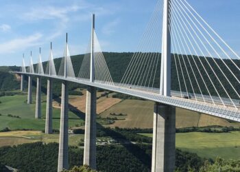 Embouteillages à Kinshasa: le gouvernement veut tenter le pari d’un viaduc de 3,5 Km pour décongestionner Gombe