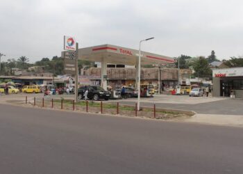 Le gouvernement revoit à la hausse le prix des carburants : le litre d’essence passe de 2.440 Fc à 2.640 Fc à Kinshasa
