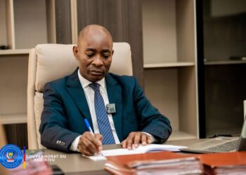 Sud-Kivu : le gouverneur Purusi accusé de détournement de plus de 44 millions USD dont 700 000 USD destinés à l’identification des Wazalendo