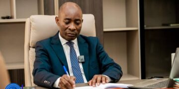 Sud-Kivu : le gouverneur Purusi accusé de détournement de plus de 44 millions USD dont 700 000 USD destinés à l’identification des Wazalendo