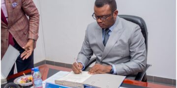 Fonction publique : plus de 400.000 agents de l’État privées de salaire, Jean-Pierre Lihau mis en cause à l’Assemblée nationale