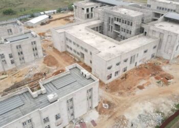 RDC : au Sénat, la ministre de l’ESU confirme l’ambition de construire 12 nouvelles universités d’ici 2026
