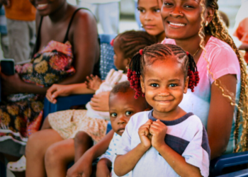 Plus de 10 millions d’enfants protégés contre la poliomyélite dans le cadre de campagnes transfrontalières coordonnées en Angola, en RDC et en Namibie