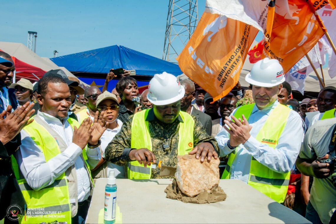 RDC: à Mbanza-Ngungu, Nzangi lance la construction de l’usine de montage et de fabrication de tracteurs, 2000 emplois visés