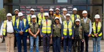 RDC : Julien Paluku propose un partenariat FAMECO–Ville de Kinshasa pour organiser la collecte de la ferraille et des carcasses de véhicules abandonnées