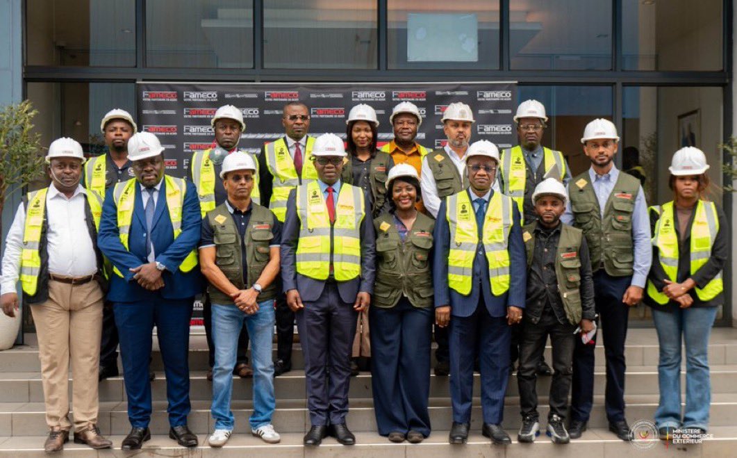 RDC : Julien Paluku propose un partenariat FAMECO–Ville de Kinshasa pour organiser la collecte de la ferraille et des carcasses de véhicules abandonnées