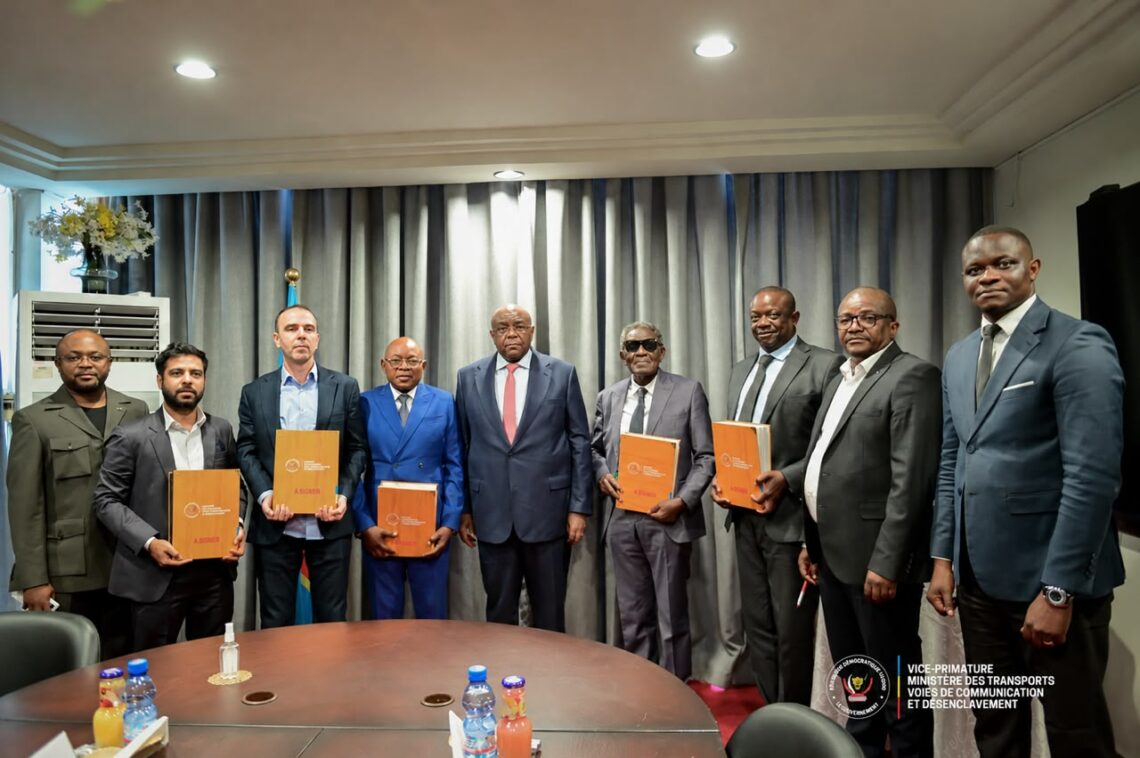 RDC: le gouvernement signe des contrats pour la réhabilitation, la modernisation et la construction de 13 aéroports à livrer d’ici  fin 2028