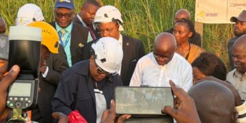 Maniema : à Kindu, Judith Suminwa lance la construction de la centrale solaire de Mikelenge